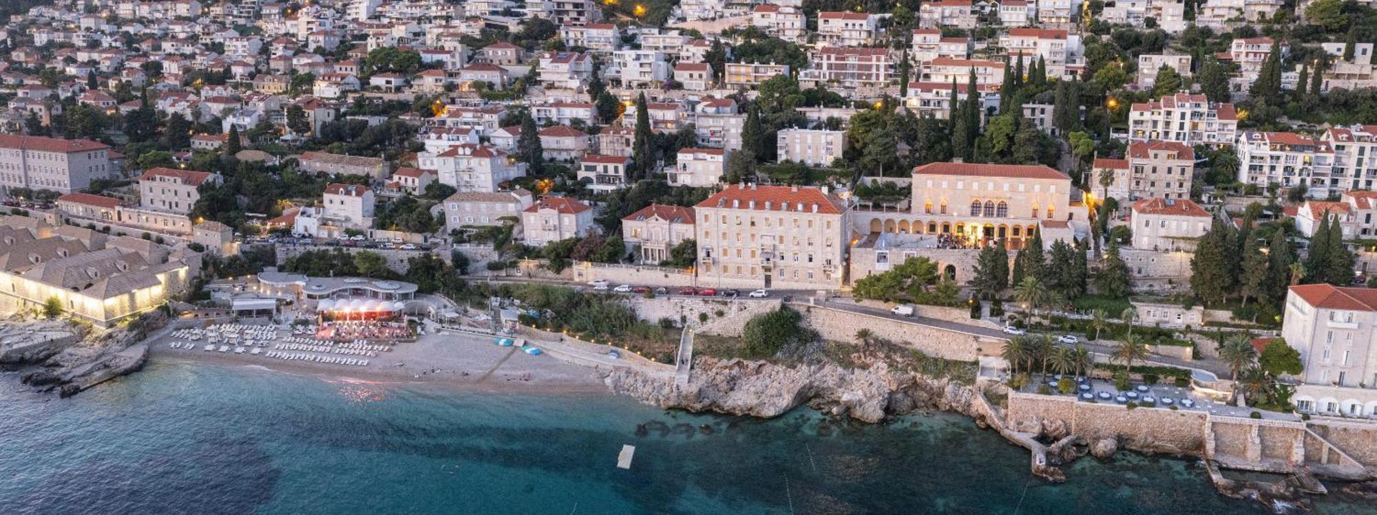 The Beachfront Old Town Apartment