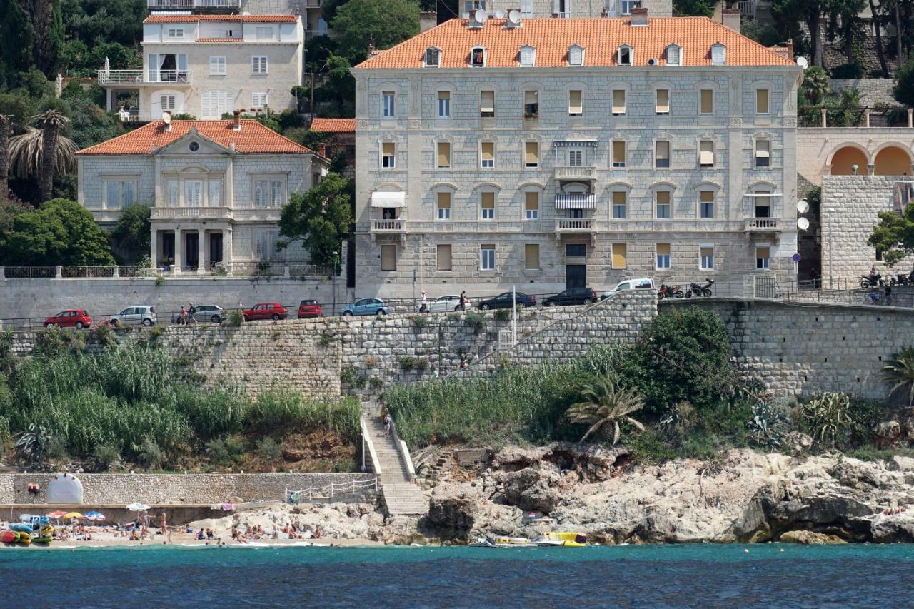 The Beachfront Old Town Apartment